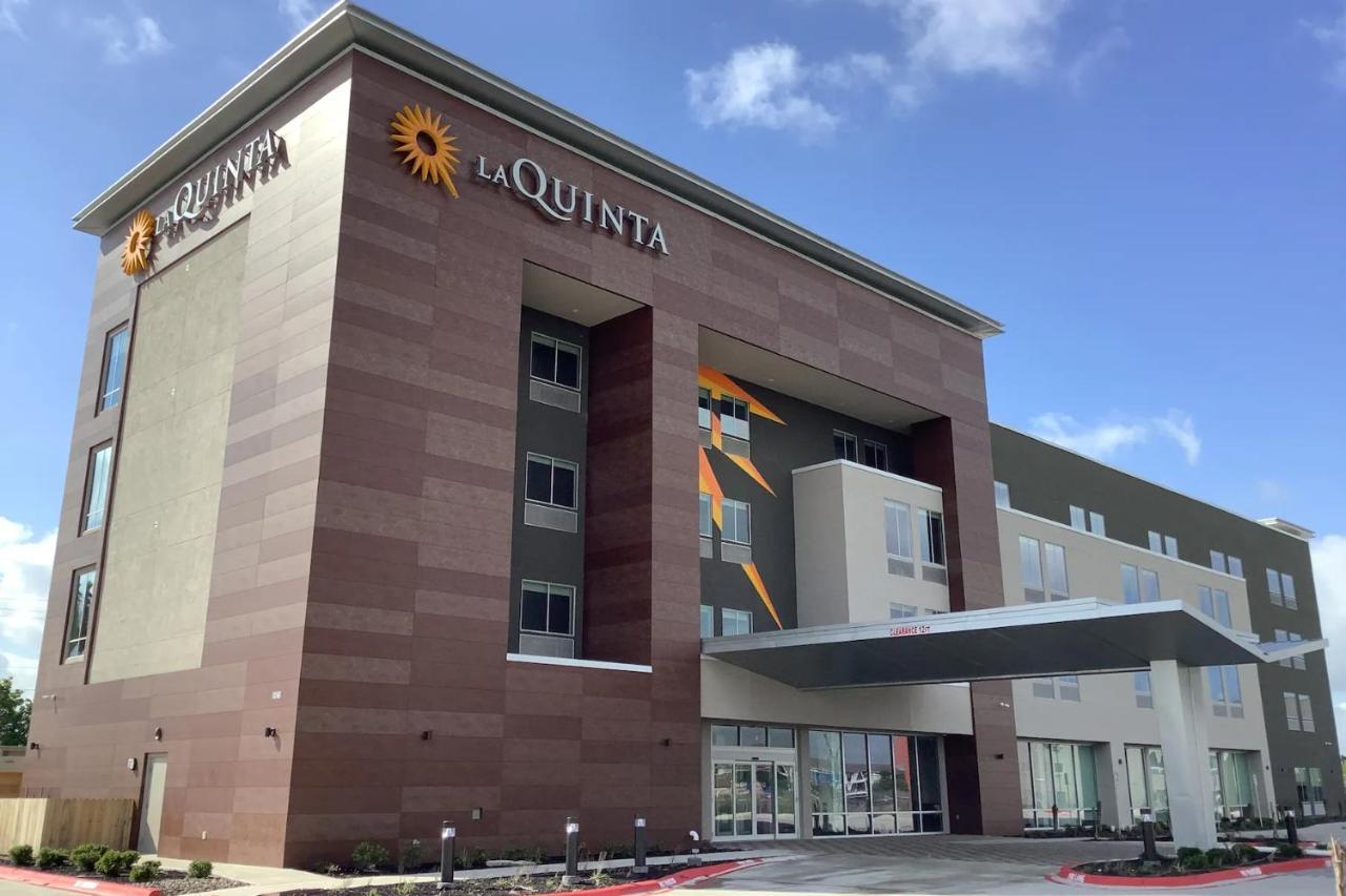La Quinta Inn & Suites By Wyndham Corpus Christi Southeast Екстер'єр фото