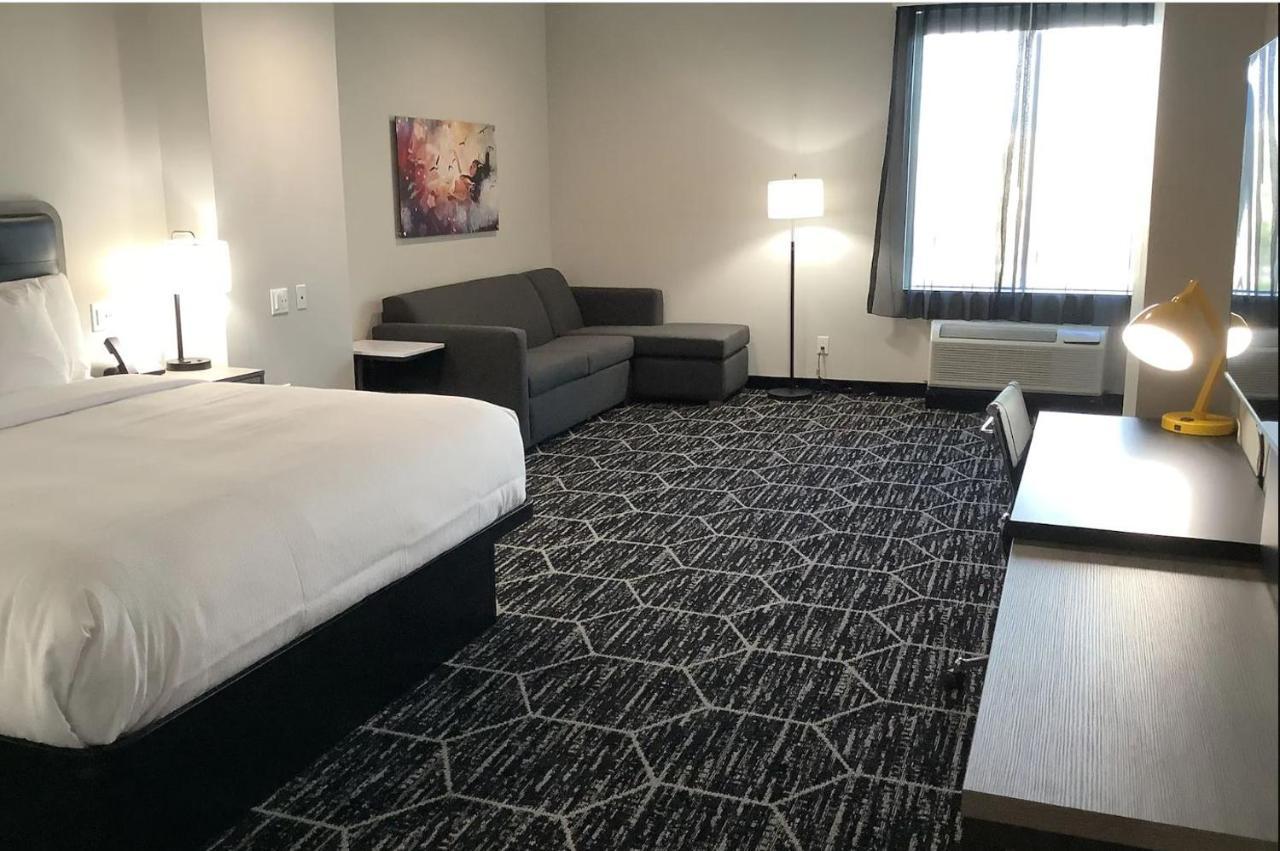 La Quinta Inn & Suites By Wyndham Corpus Christi Southeast Екстер'єр фото